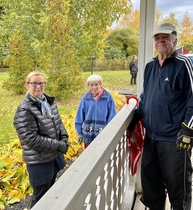 Talkoosuunnitelmaa tekemässä